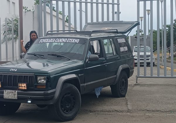 La Policía busca más pruebas sobre el asesinato del taxista informal Álvaro Damián Macías López.