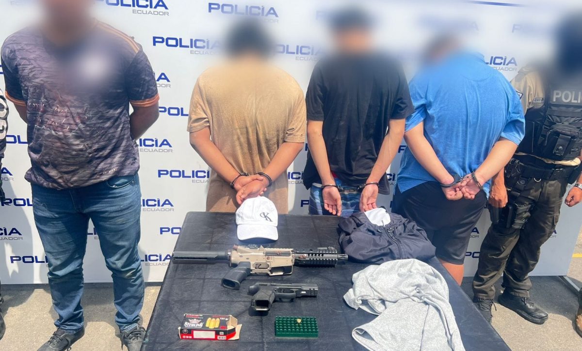 Policía Nacional aprehende a un adulto y aísla a tres menores por presunto sicariato en Durán