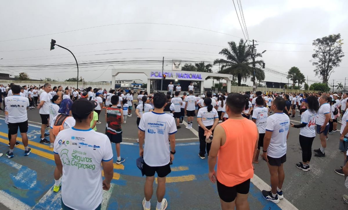 Policía Nacional invita a la carrera atlética 'Juntos Corriendo por la Paz' en Santo Domingo