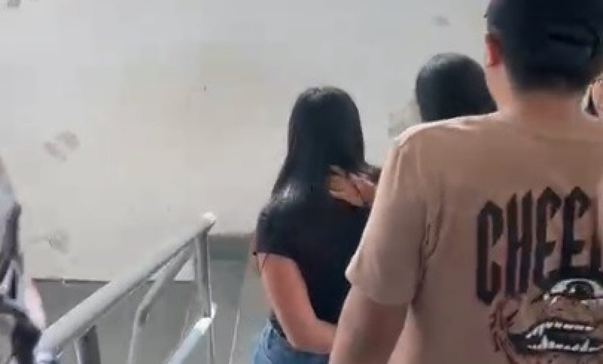 Policía aprehende a mujer por extorsionar a agente de tránsito en Santo Domingo