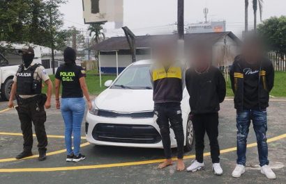 Policía aprehende a tres hombres por presunto robo a persona en la vía Santo Domingo - El Carmen