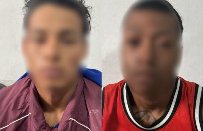 Policía captura a dos presuntos extorsionadores vinculados a 'Los Lobos' en Santo Domingo