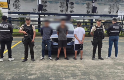 Policía captura a tres sospechosos tras persecución en Santo Domingo de los Tsáchilas