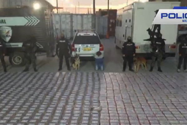 Policía de Ecuador decomisa cuatro toneladas de cocaína con destino a España