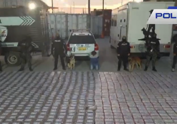 Policía de Ecuador decomisa cuatro toneladas de cocaína con destino a España