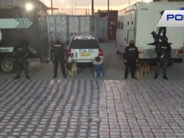 Policía de Ecuador decomisa cuatro toneladas de cocaína con destino a España