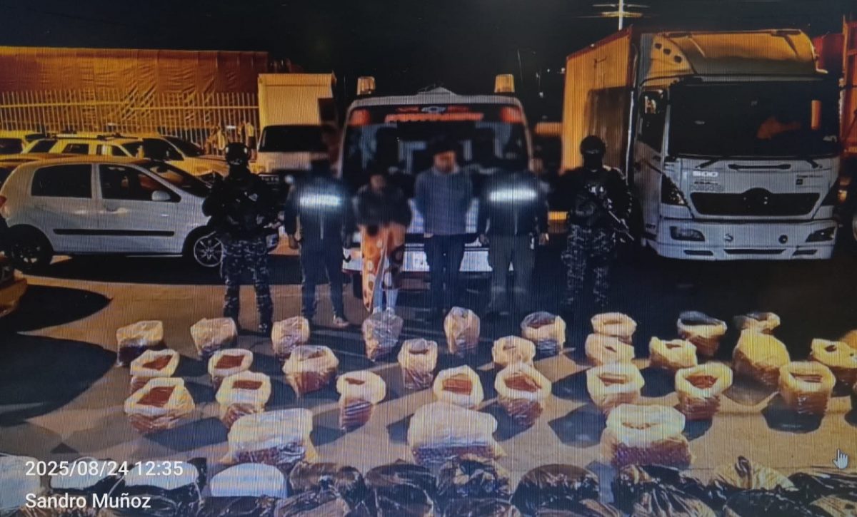 Policía de Ecuador decomisa explosivos en Carchi destinados a atentados en Colombia