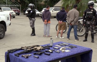 Policía incauta arsenal ilegal en operativos contra el crimen organizado en Manabí