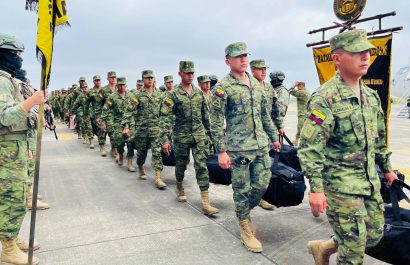 Policías y militares tendrán embarque prioritario en vuelos domésticos de Ecuador.
