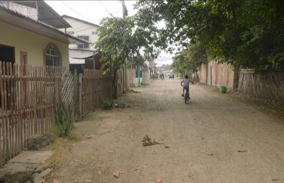 Polvo, malos olores y abandono: así está una calle clave en Picoazá, Portoviejo