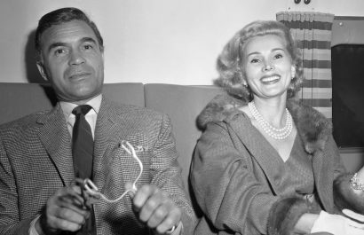 Porfirio Rubirosa Ariza con la actriz Zsa Zsa Gabor en 1954.