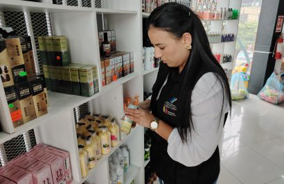 Portoviejo Arcsa decomisó 900 cosméticos para el cabello sin Notificación Sanitaria Obligatoria