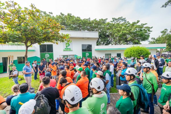 Portoviejo Javier Pincay ordenó minga urgente para limpiar el parque La Rotonda