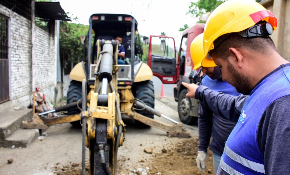 Portoviejo: Portoaguas inicia obra para solucionar reboses de aguas residuales en el callejón Humberto Vélez