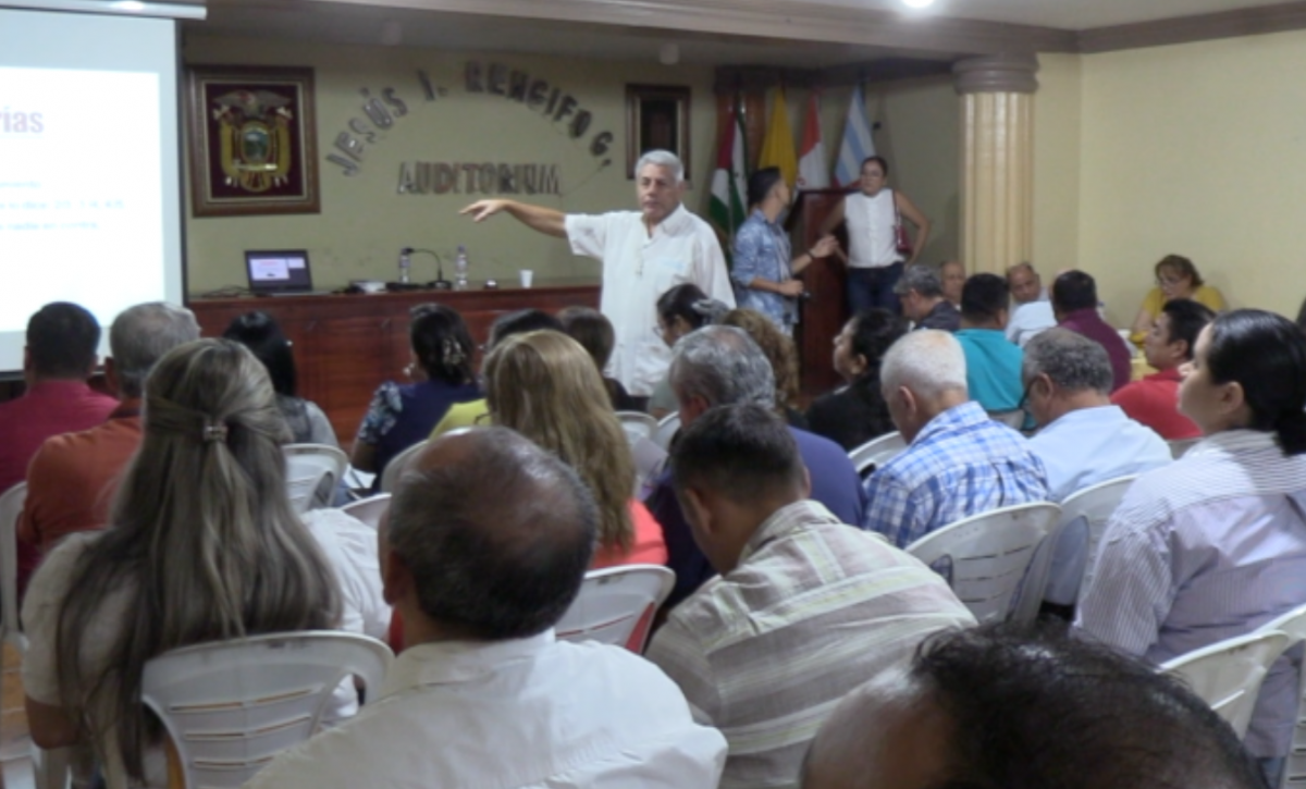 Portoviejo UCTPM fortalece gestión de cooperativas de transporte con capacitaciones sobre procedimientos parlamentarios