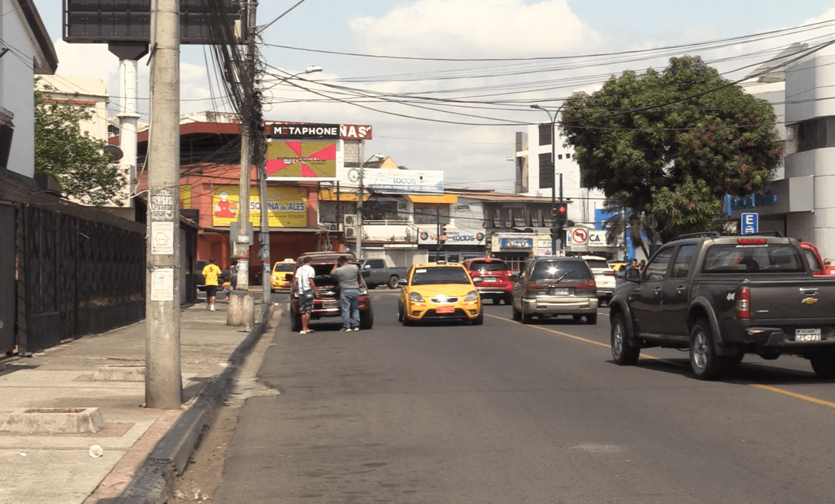Portoviejo amanece con tráfico vehicular fluido este jueves 1 de mayo