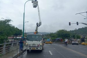 Portoviejo avanza en la mejora del alumbrado público en varios sectores