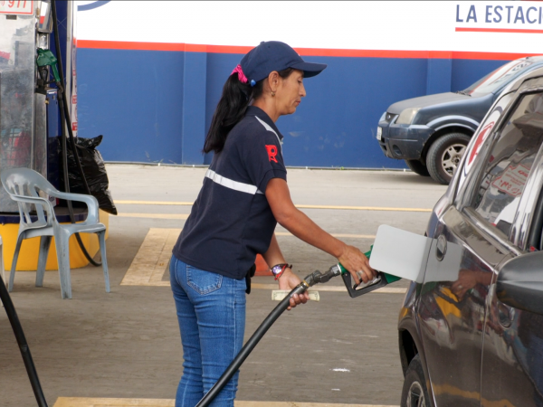 Portoviejo en alerta por posible desabastecimiento tras incidente en refinería de Esmeraldas