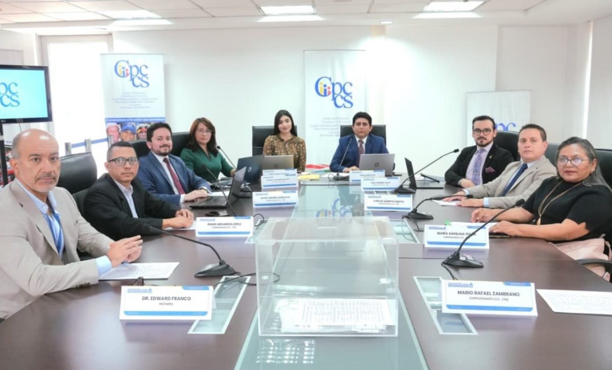 Postulantes para renovación del CNE rendirán examen el próximo 15 de septiembre, según el CPCCS