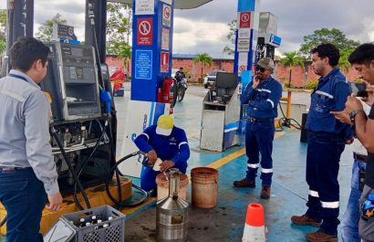 Precios de la gasolina en Ecuador tienen variaciones desde este 12 de agosto, hay ajustes en Extra, Ecopaís y Súper. (Arch)
