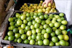 Precios del limón se triplican en el mercado de Portoviejo