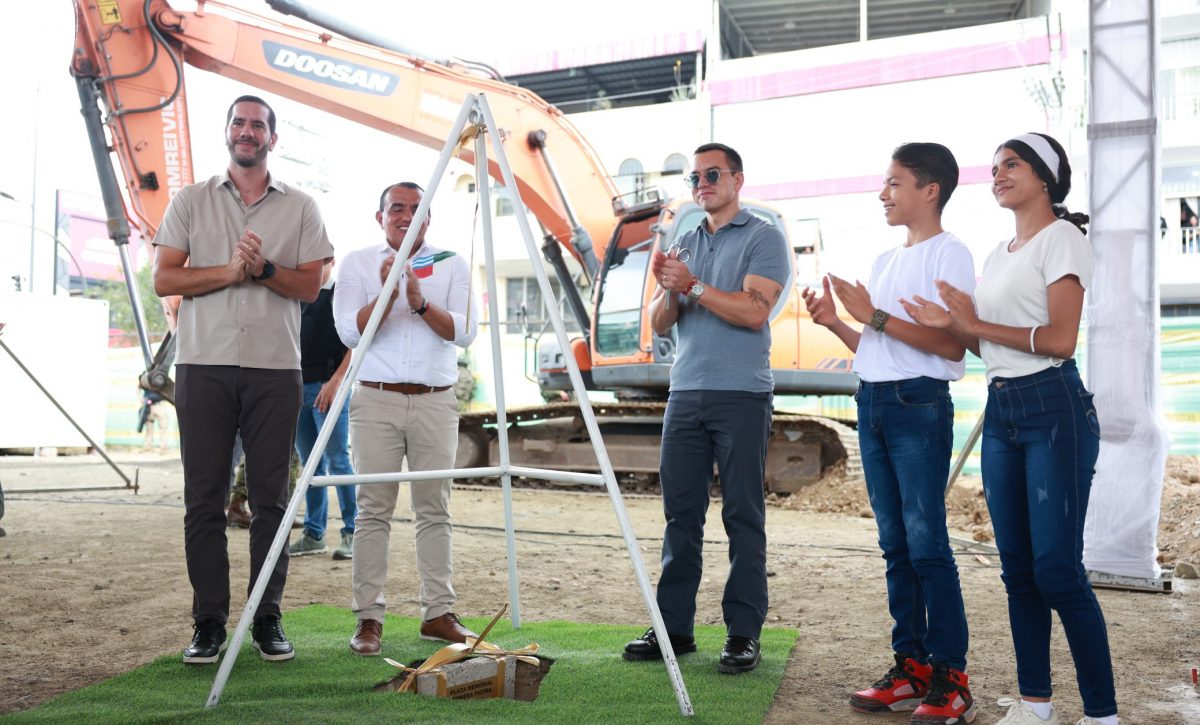Presidente Noboa inaugura la Plaza Memorial San Gregorio: una obra que esperó nueve años