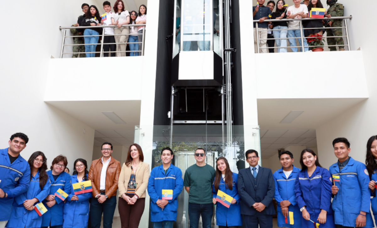 Presidente Noboa inaugura nuevo edificio de la ESPOCH y 50 mil residencias universitarias para estudiantes