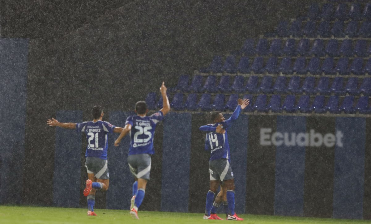 Presidente de Emelec, Jorge Guzmán, confirma que pagarán la totalidad de la deuda con FIFA para poder contratar en junio