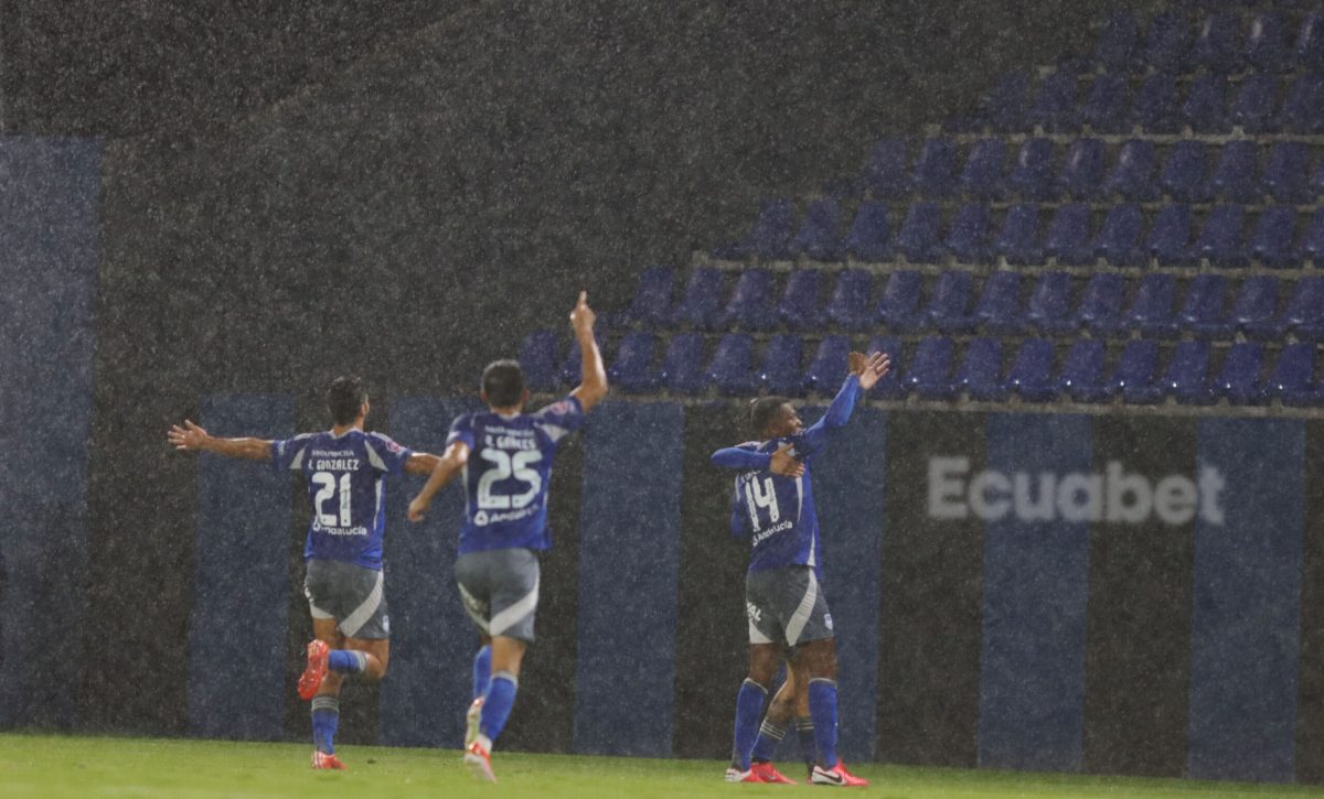 Presidente de Emelec, Jorge Guzmán, confirma que pagarán la totalidad de la deuda con FIFA para poder contratar en junio