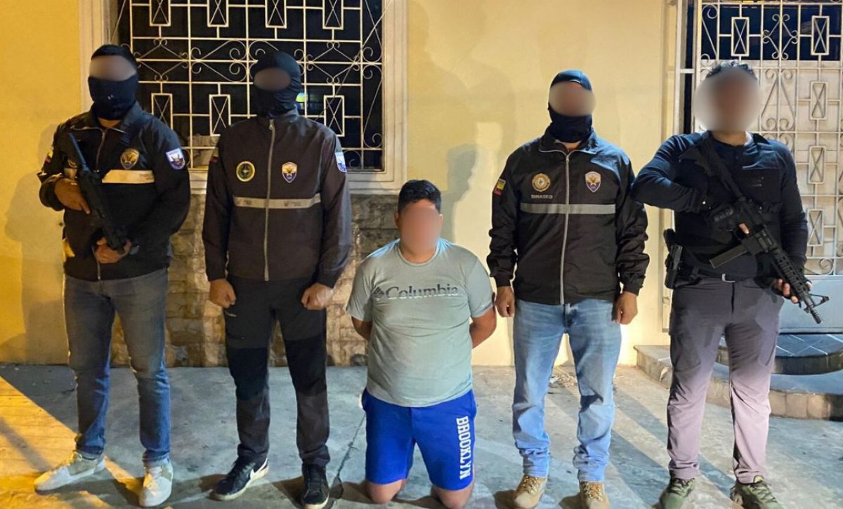 Presunto integrante de Los Choneros, quien se desempeñaría como servidor público, fue detenido en Ventanas, Los Ríos. (Policía Nacional)