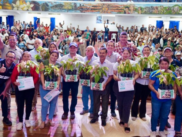 Productores de cacao de Chone estuvieron en la presentación del Sistema Único de Registro de Operadores.