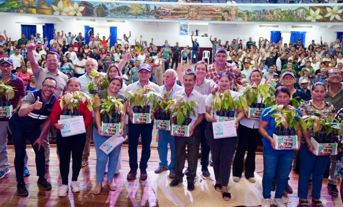 Productores de cacao de Chone estuvieron en la presentación del Sistema Único de Registro de Operadores.