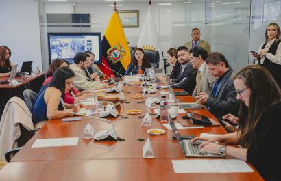 Profesionales y Prefectura del Azuay proponen ajustes a Ley de Contratación Pública