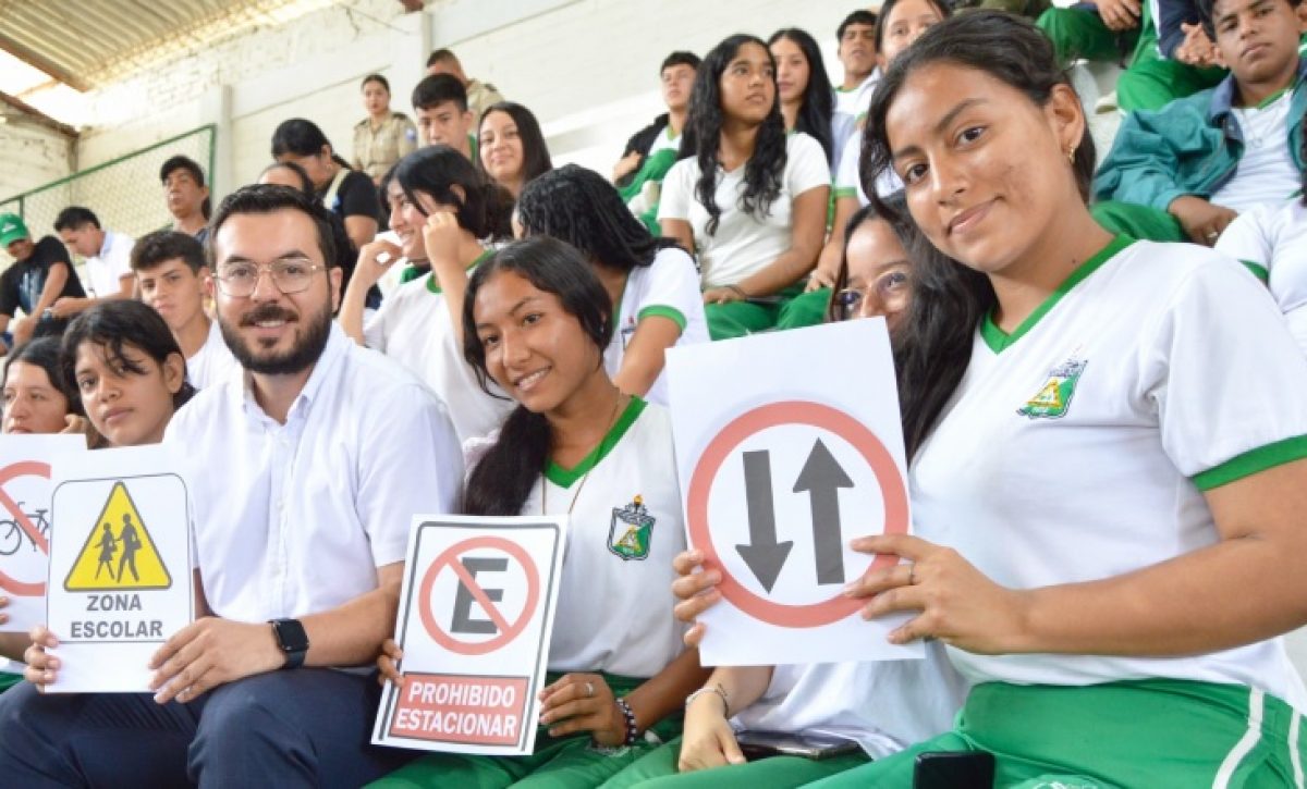 Proyecto “Somos Estrellas” clausura con arte y civismo la formación de 250 estudiantes en Tosagua