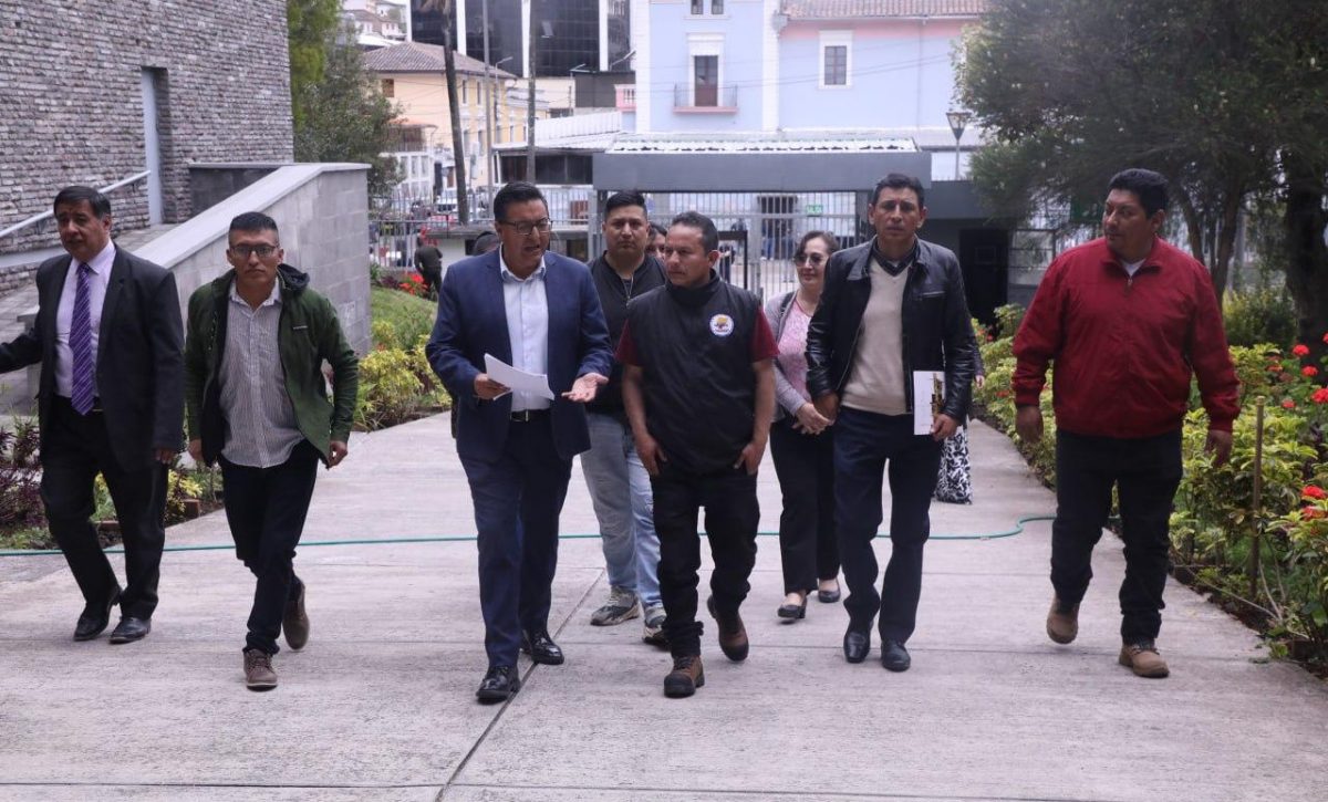 Proyecto de ley busca mejorar condiciones laborales de guardias de seguridad