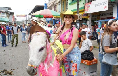 Puerto Limón festeja su 41 aniversario con la carrera de burros y elección de Mi Burra Bella