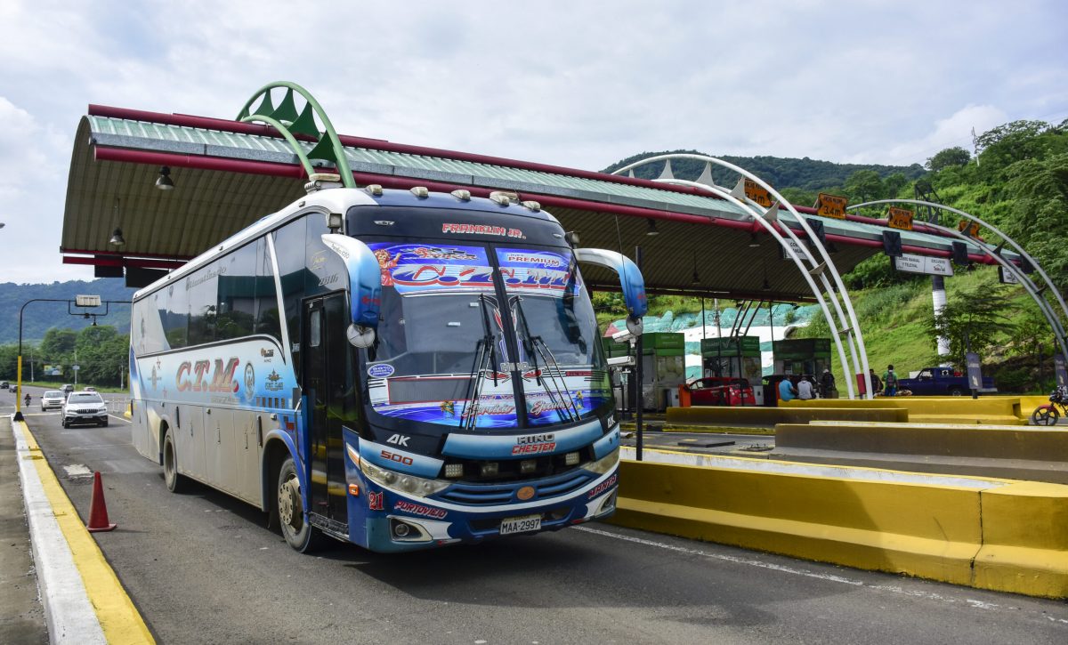 Pugna legal por la vía Portoviejo-Montecristi Prefectura busca diálogo con MTOP