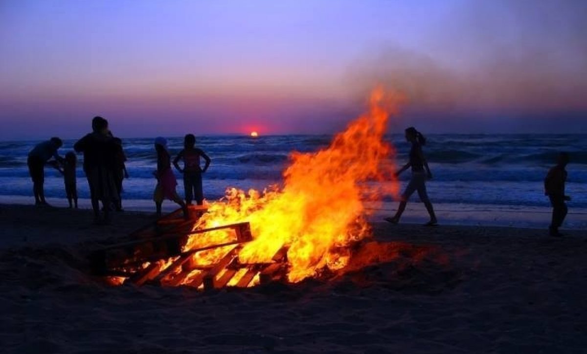 En España es tradición encender hogueras en la Noche de San Juan.