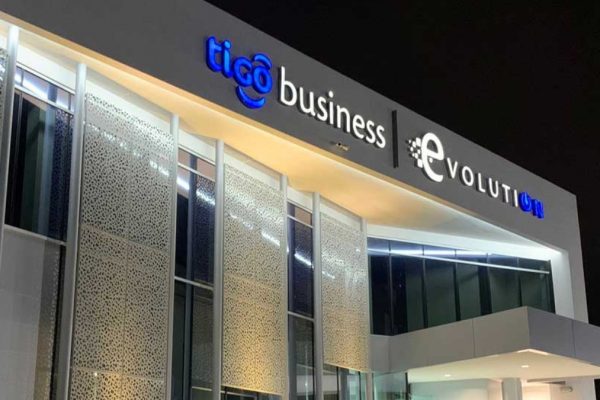 ¿Qué factores influyeron para que Millicom (Tigo) decida comprar Movistar Ecuador a Telefónica Hispam? (Millicom).