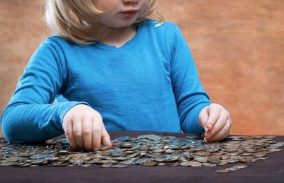 ¿Qué hacer cuando un niño se traga una moneda?