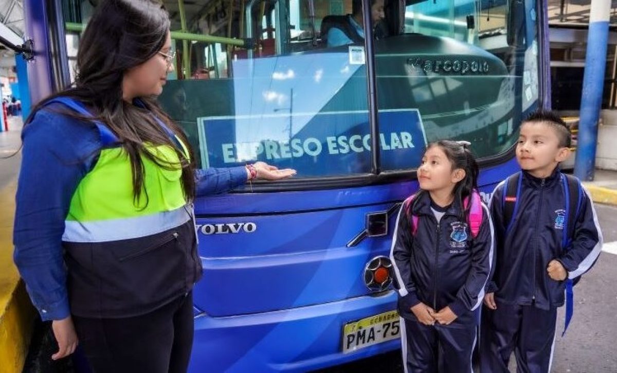 Quito ajusta transporte por vacaciones escolares: Trole y Ecovía con circuitos modificados