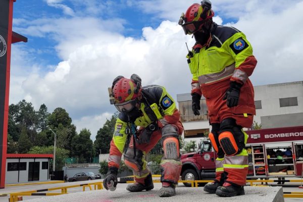 Quito: bomberos fortalecen capacidades para búsqueda y rescate urbano con miras a certificación internacional