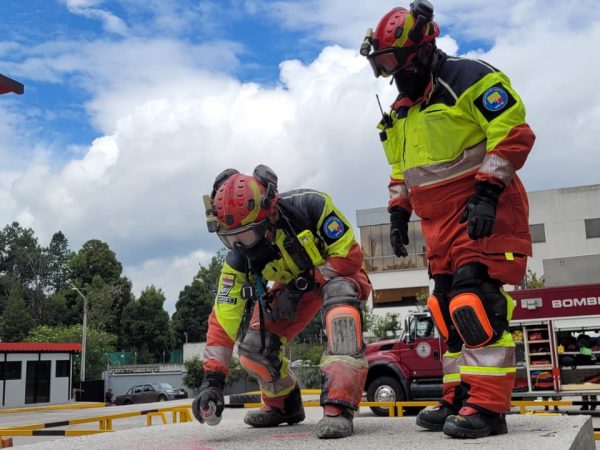 Quito: bomberos fortalecen capacidades para búsqueda y rescate urbano con miras a certificación internacional