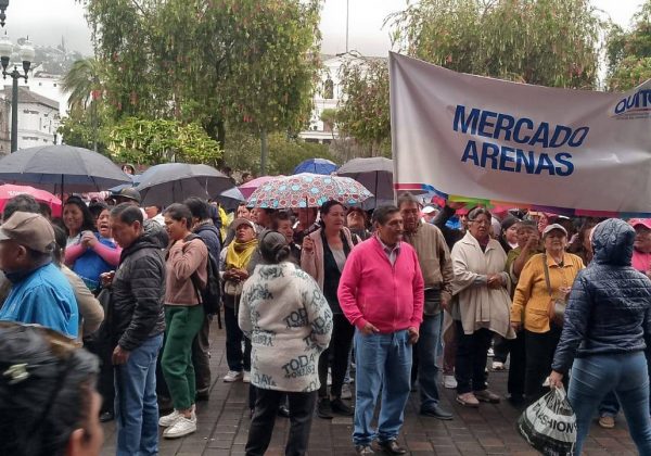 Quito debate ordenanza que regula mercados comerciantes exigen diálogo