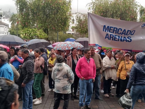 Quito debate ordenanza que regula mercados comerciantes exigen diálogo