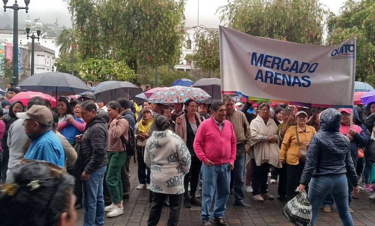 Quito debate ordenanza que regula mercados comerciantes exigen diálogo