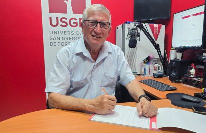 Ramiro Molina ha dedicado tiempo a investigar y preservar la historia de Portoviejo, siendo reconocido como Cronista Vitalicio.