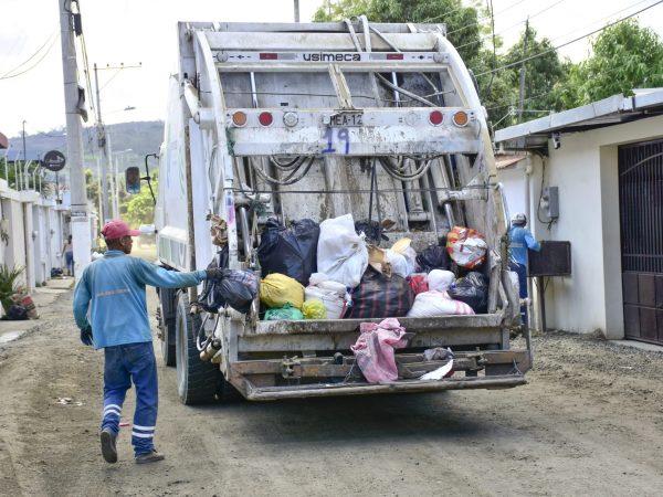 RECOLECCION-DE-BASURA-1-1-scaled