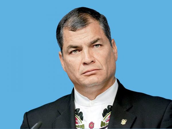 Rafael Correa responde a oferta de asilo de Petro a opositores ecuatorianos