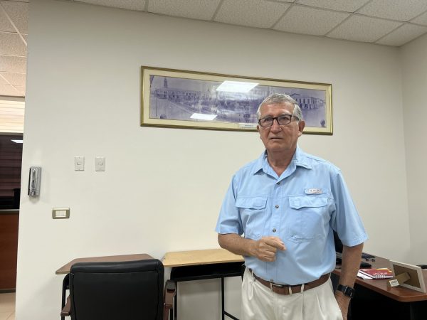 Ramiro Molina, menciona que está por digitalizar al menos 200 mil fotografías.